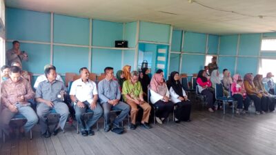 KAPOLSEK PMK HADIRI Lokakarya MINI LINTAS SEKTORAL PUSKESMAS TANJUNG SATAI KEC. PULAU MAYA KAB. KAYONG UTARA.