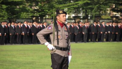Gambar Poto jajaran polda yang menghadiri upacara hari pahlawan sepuluh Nopember 