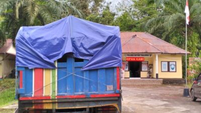 poto truk bermuatan 19drom bbm sopsidi