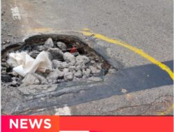 Lobang di Jembatan Bengaras Rawan Kecelakaan Pengguna Jalan Minta Segera Tambal
