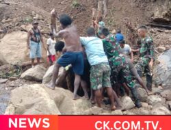 Satgas Yonif 642/Kps Ikut Serta Memperlancar Akses lalu lintas Kampung Moskona