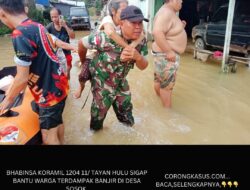 Babinsa Koramil 1204-11/Tayan Hulu Sigap Bantu Warga Terdampak Banjir di Desa Sosok.