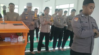Salat Gaib di Polres Landak, Bentuk Solidaritas untuk Anggota Polri yang Gugur