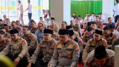 Polda Kalimantan Barat Gelar Sholat Ghaib untuk 3 Personel Polres Way Kanan yang Gugur dalam Tugas