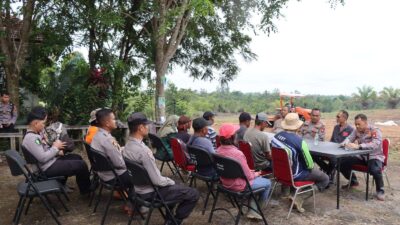 Kapolres Melawi Berikan Semangat Kepada Kelompok Tani