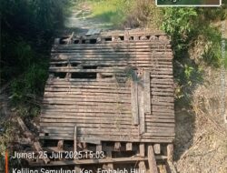 Jembatan Lintas Kapuas Danau Kaya Menuju Embaloh Hilir Roboh Hingga Kini Belum Ada Perbaikan
