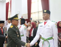 Kapoksahli Pangdam Hadiri Momen Pengukuhan Paskibraka Provinsi Kalbar