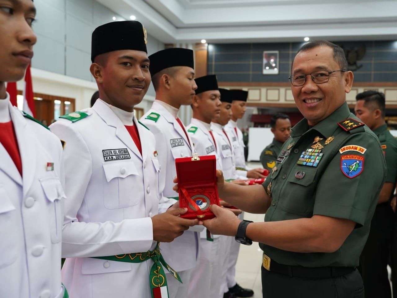 Pangdam Tanjungpura Apresiasi Paskibraka