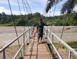 Kodim 0103/Aut Kejar Progres Pembangunan Jembatan Perintis Di Desa Krung Mbang Demi Kelancaran Ekonomi Warga