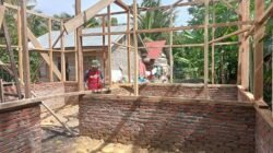 Kodim 0103/Aceh Utara Lanjutkan Pembangunan Rumah Fitriani hingga Tahap Perakitan Kayu