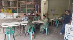 Babinsa Ciptakan Keakraban dengan Warga Binaan Melalui komsos